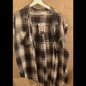 Plaid black and cream dolman short sleeve top